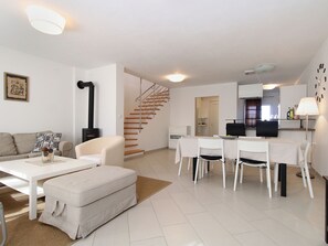 TV - House 1581 by Interhome (Fažana)