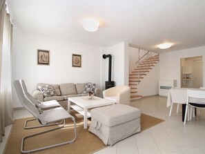 TV - House 1581 by Interhome (Fažana)
