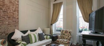 Spacious 5-bedroom townhome in fantastic New York City