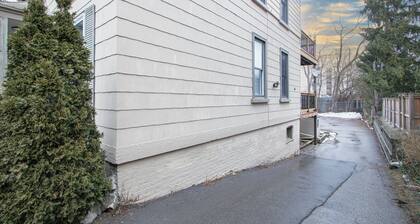 Executive 2-Bedroom Suite | Soundproof | Steps to Wortley Village & Vic Hospital