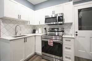 Mikrobølgeovn, ovn og kokeplater