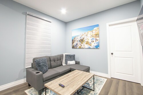 Executive 2-Bedroom Suite | Soundproof | Steps to Wortley Village & Vic Hospital
