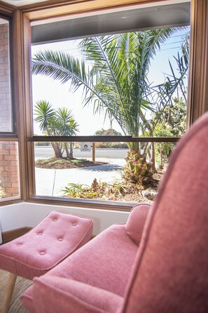 Interior - Potter's Oasis (Victor Harbor)
