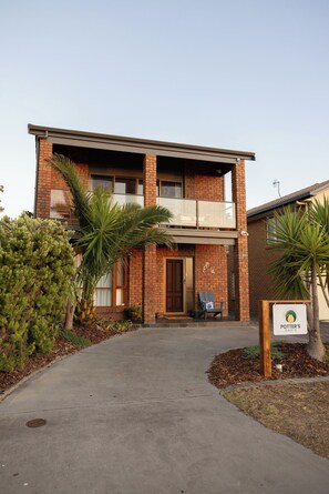 Exterior - Potter's Oasis (Victor Harbor)