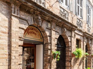 Exterior detail - Falleroni Apartment by Interhome (Recanati)