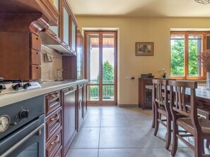 Kitchen / Dining Room - Sunrise Hill Holiday Home by Interhome (Morrovalle)
