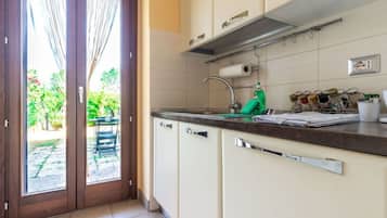 Frigorifero, forno, pentole/stoviglie/utensili