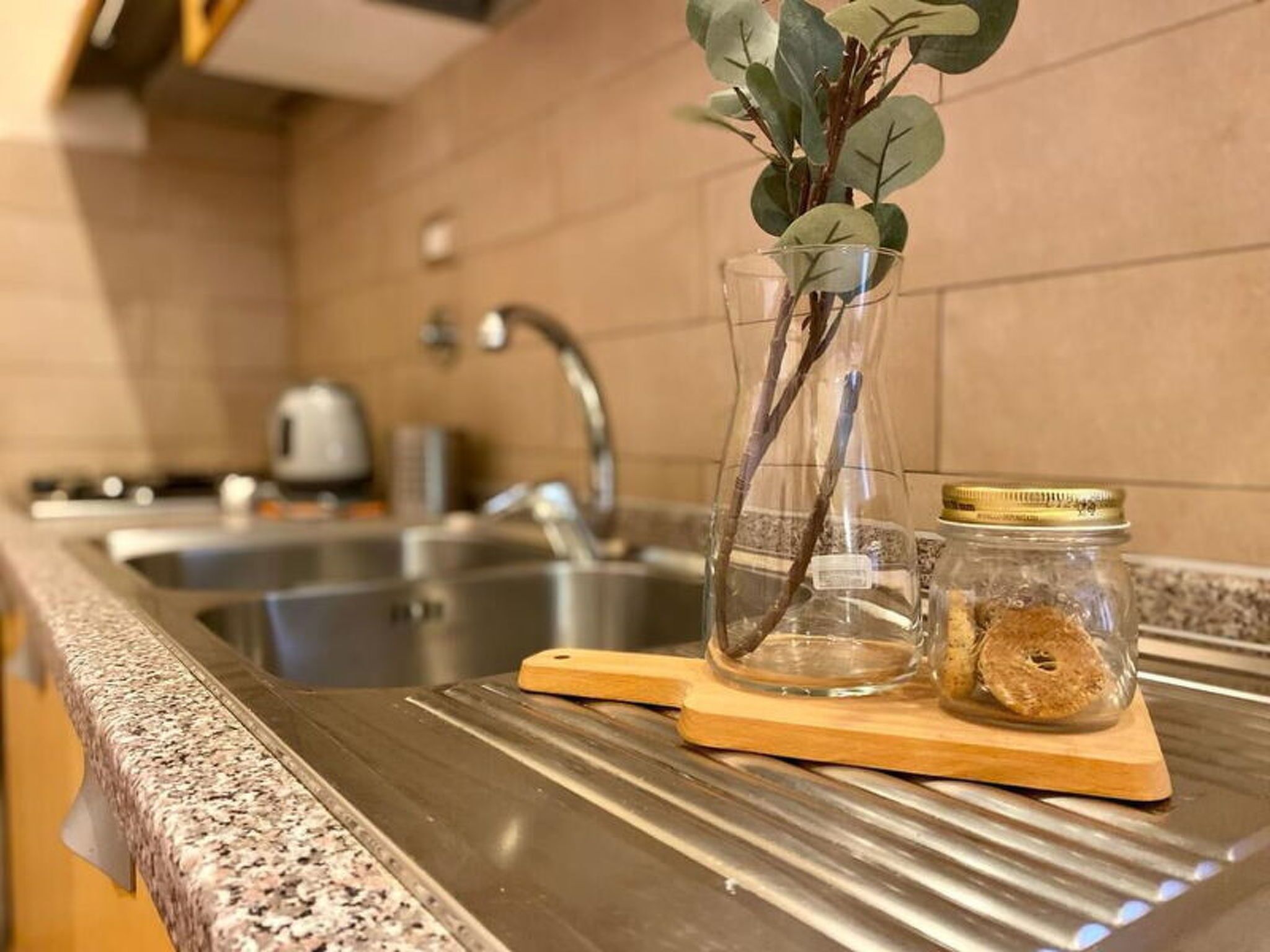 Fridge, oven, cookware/dishes/utensils