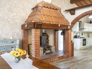 Fridge, oven, dishwasher, cookware/dishes/utensils - Podere Vallino by Interhome (Castelfiorentino)
