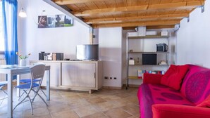 Living area - Florentine Careggi Loft by Interhome (Serpiolle)