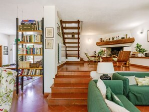 Fernseher, Kamin