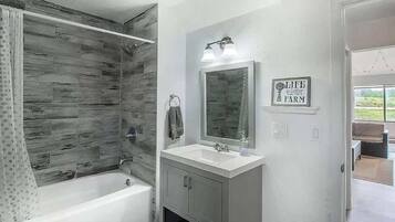 Dutxa, tovalloles i xampú