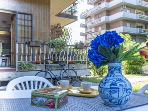 Outdoor dining - Suite Vogel by Interhome (Casellina)