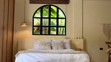 1 bedroom, desk, free WiFi, bed sheets