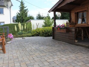 Terrace/patio - Appartement in Mastershausen mit Terrasse, Garten und Grill by Interhome (Mastershausen)