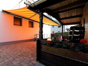Terrace/patio - Tolles Appartement in Mastershausen mit Terrasse, Grill und Garten by Interhome (Mastershausen)