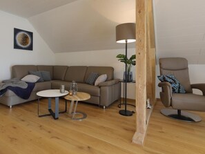 TV - Tolles Appartement in Mastershausen mit Terrasse, Grill und Garten by Interhome (Mastershausen)