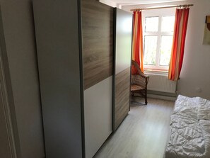 Interior - Große Wohnung in Nesse mit Garten und Terrasse by Interhome (Nessmersiel)