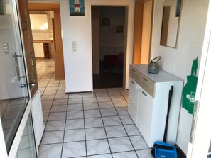 Interior - Große Wohnung in Nesse mit Garten und Terrasse by Interhome (Nessmersiel)