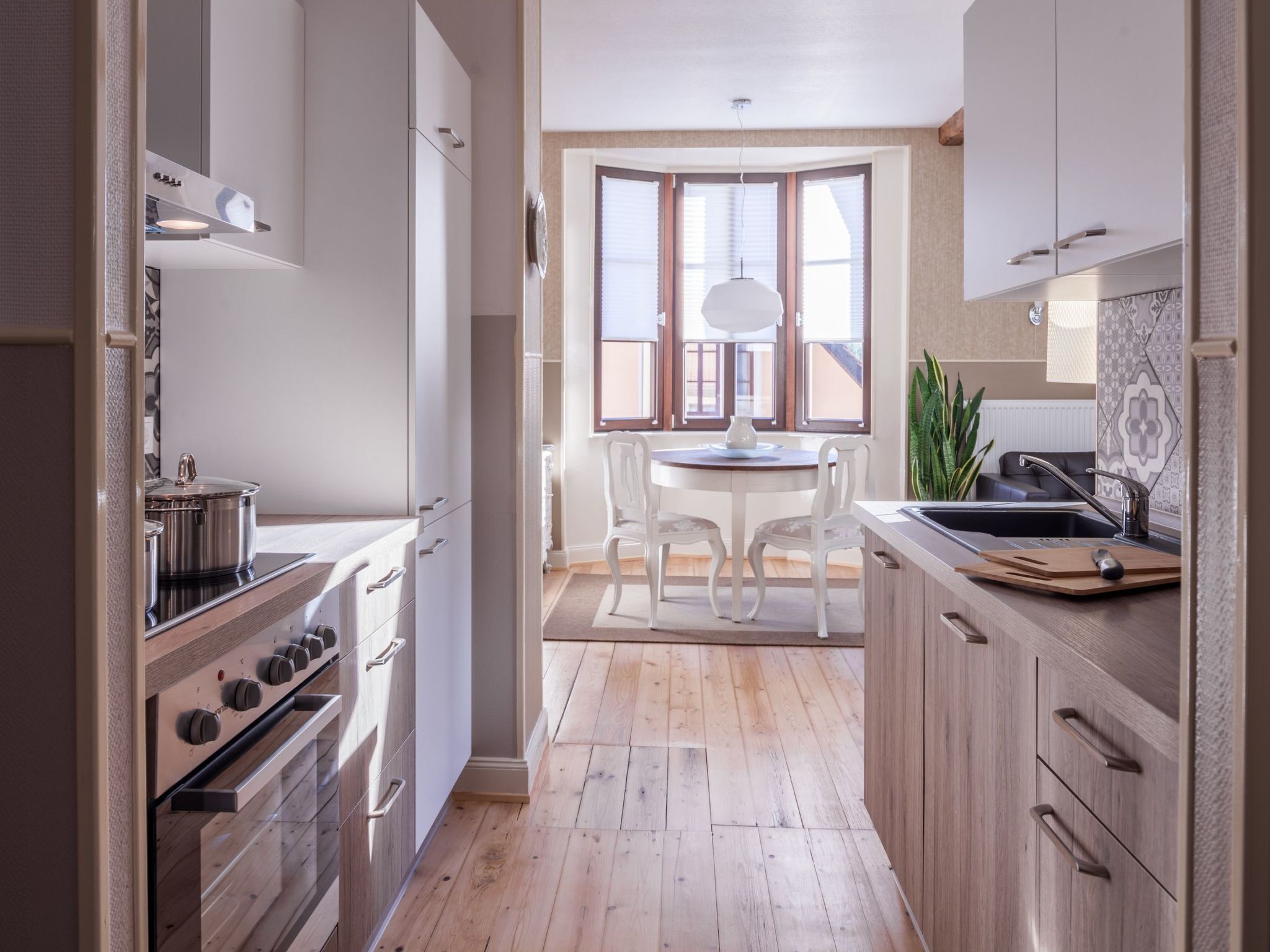 Kühlschrank, Mikrowelle, Ofen, Geschirrspüler