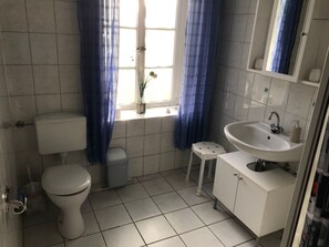 Bathroom - für vier Personen im Erdgeschoss by Interhome (Nessmersiel)