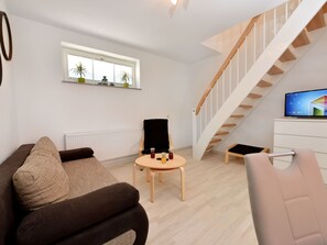 Living area - Moderne Wohnungen in historischem Ambiente unweit zur Altstadt und zum Hafen by Interhome (Stralsund)