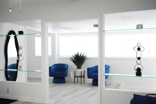 Interior - Modern Family House w/ Pool & Billiards. Just 3 minutes from Busch Gardens (Tampa)