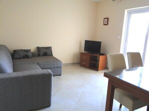 Living area - Wohnung "Asia 1" mit Blick auf das Wasser by Interhome (Marina)