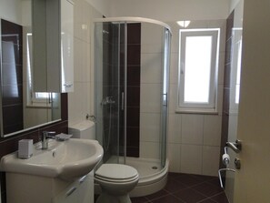Towels - "Asia 2" mit Blick auf das Wasser by Interhome (Marina)