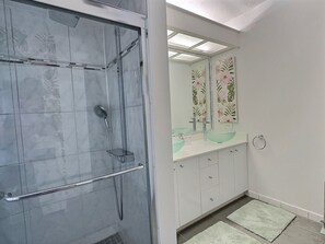 Shower - *NEW* Affordable Waterfront Pool Home w/ Direct Gulf Access (Cape Coral)
