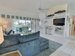 TV - *NEW* Affordable Waterfront Pool Home w/ Direct Gulf Access (Cape Coral)