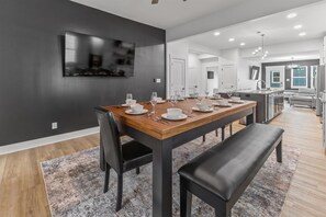 Dining - Farm House & Carriage House DT Indy with Pool Table (Indianapolis)