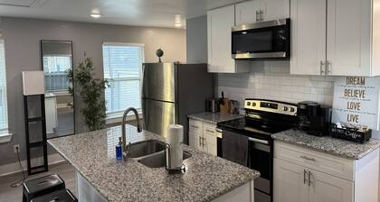 Enjoyable 2-bedroom house with AC in vibrant Houston