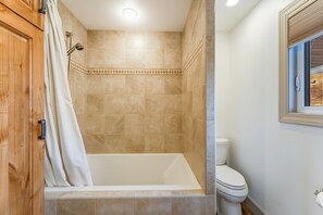 Shower, towels - New! 30-Day Min | Whitefish Lake Views | 3BR Condo w/ Deck Near Downtown (Whitefish)