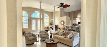 The Palm Haven Heated salt pool, Canal View & Dock