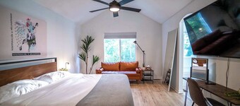 CO. Huge 8 bedroom 8 bathroom Sleeps 30+