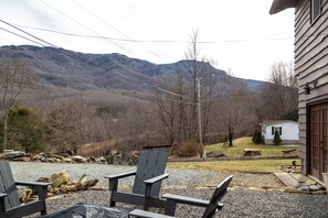 Terrace/patio - Ski, Hike, and Relax by the Creek - Hot Tub, Creek Access, Sleeps 11 (Banner Elk)