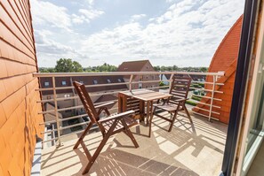 Outdoor dining - 2 bedroom accommodation in Nieuwpoort (Nieuwpoort)
