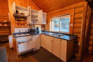 Superior Chalet, Patio, Mountain View | Dapur peribadi