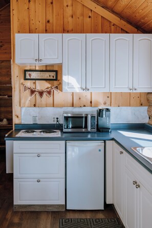 Superior Chalet, Patio, Mountain View | Private kitchen