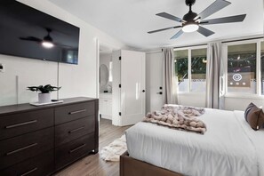 6 bedrooms, iron/ironing board, WiFi, bed sheets - Private Paradise Valley | Play, Swim, Putt, Relax (Scottsdale)