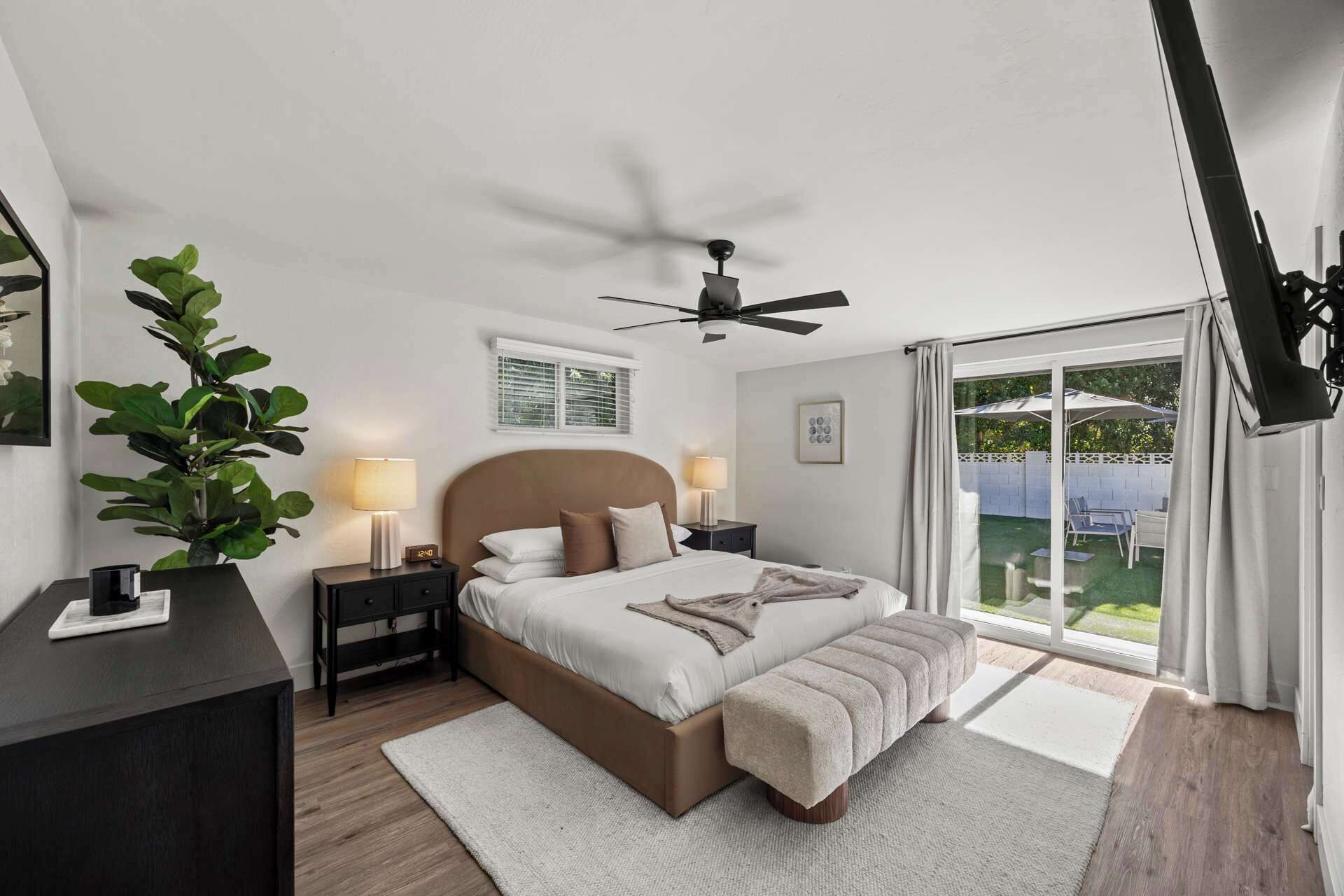 6 slaapkamers, een strijkplank/strijkijzer, wifi, beddengoed