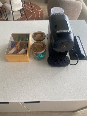 Kaffee und/oder Kaffeemaschine