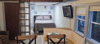 Dodo's Place on 22 acres outside of Smithville, TX