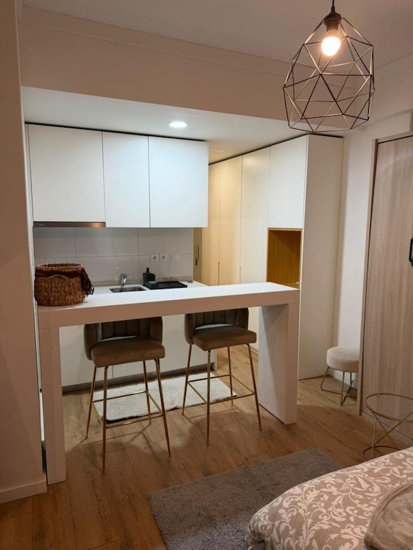 Studio - Ground Floor Studio for 2 PAX (Lisbon)