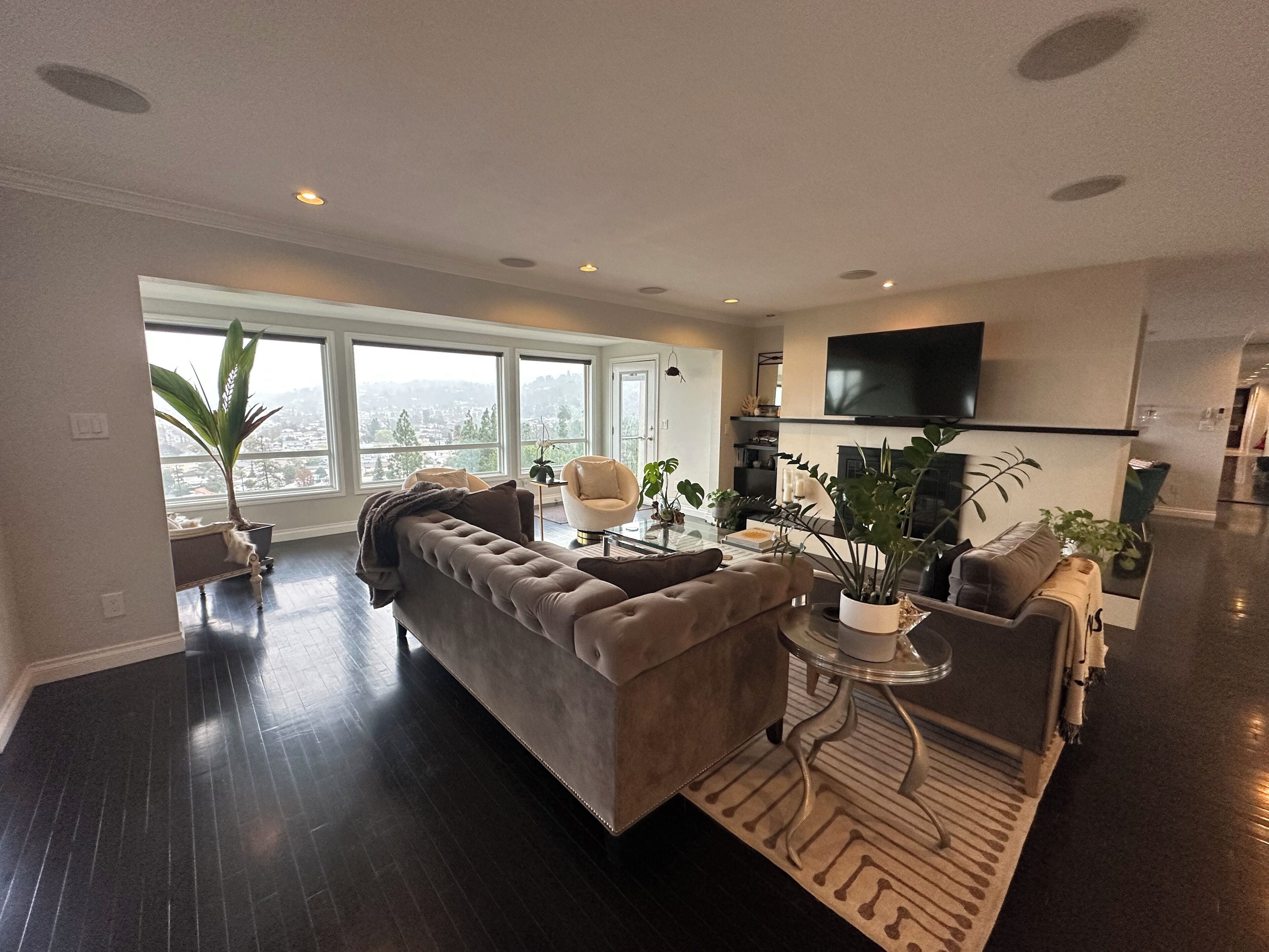 Télévision, cheminée