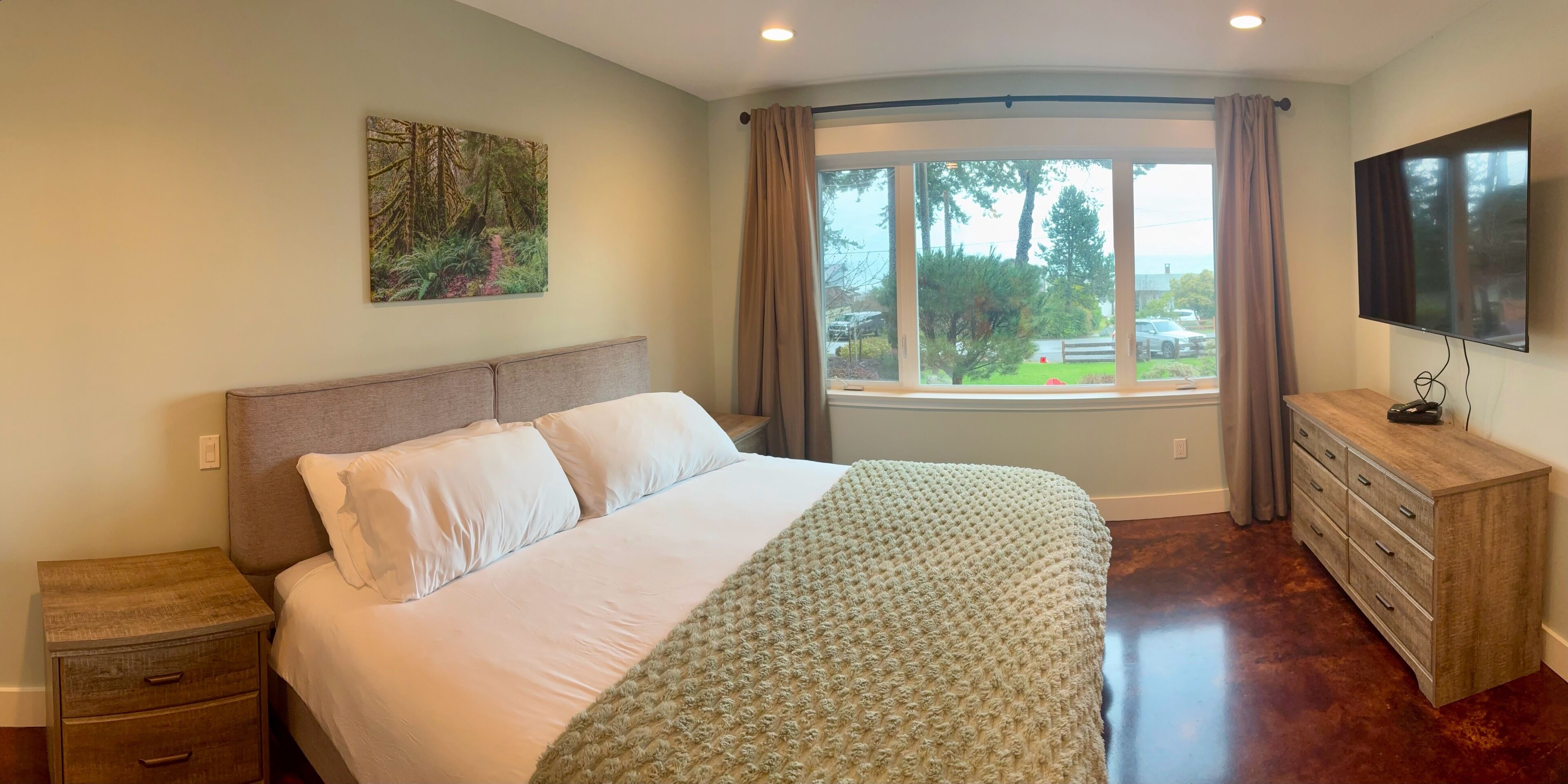 3 chambres, bureau, fer et planche à repasser, lit parapluie