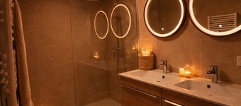 La Clé d'Argent - Private Jacuzzi | Garden | Billiards - by Seine & Spa