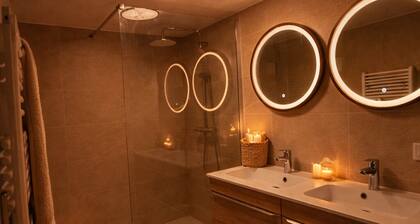 La Clé d'Argent - Private Jacuzzi | Garden | Billiards - by Seine & Spa