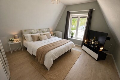 La Clé d'Argent - Private Jacuzzi | Garden | Billiards - by Seine & Spa